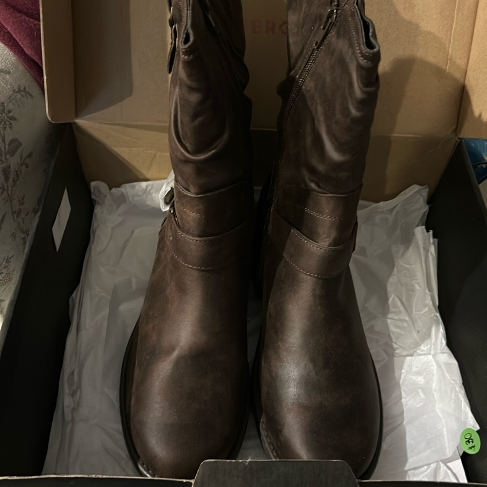 Fergie Boots Brand New size 9.5